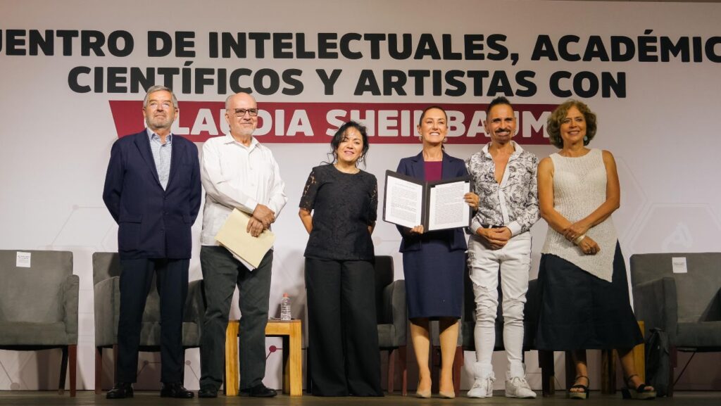 Más de 900 académicos, científicos y artistas respaldan a Claudia Sheinbaum 