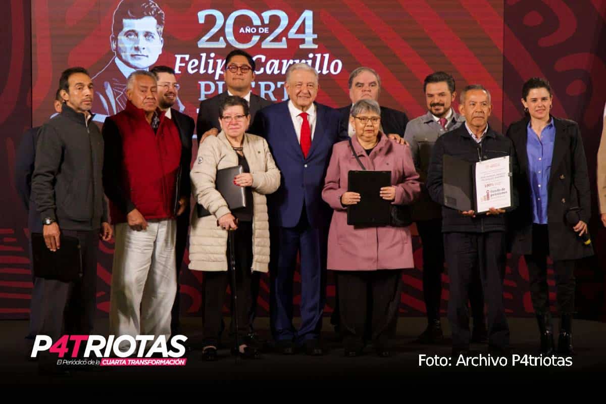 AMLO entrega los primeros complementos del Fondo de Pensiones para el Bienestar en sexto aniversario de su triunfo electoral