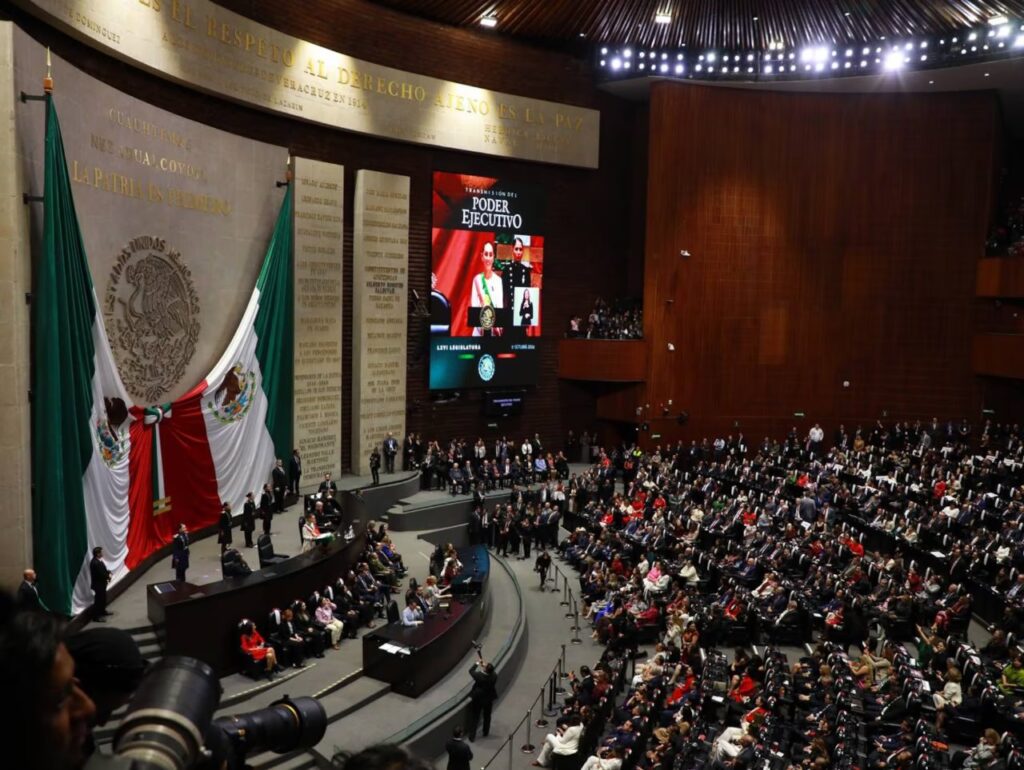 Claudia Sheinbaum hace historia al tomar protesta como la primera mujer presidenta de México