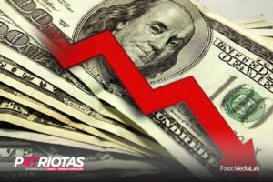 Dólar retrocede frente al peso en el arranque de la jornada del miércoles