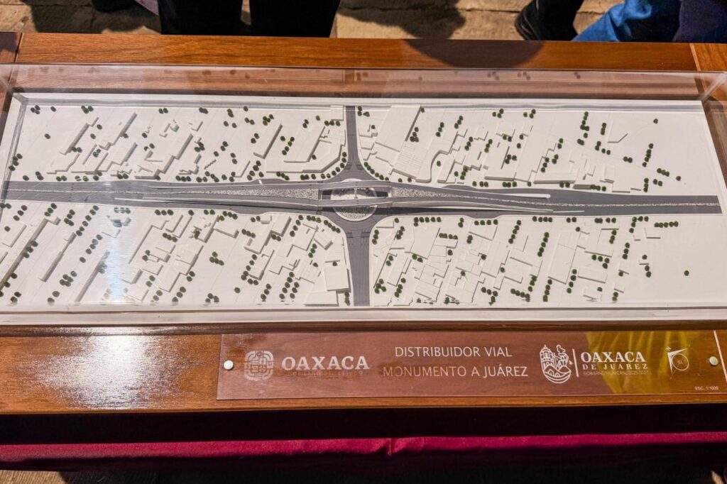 “Oaxaca se transforma” arranca Salamón Jara construcción de paso a desnivel sobre la carretera 190