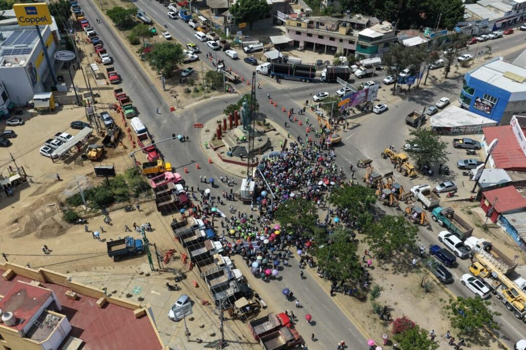 “Oaxaca se transforma” arranca Salamón Jara construcción de paso a desnivel sobre la carretera 190